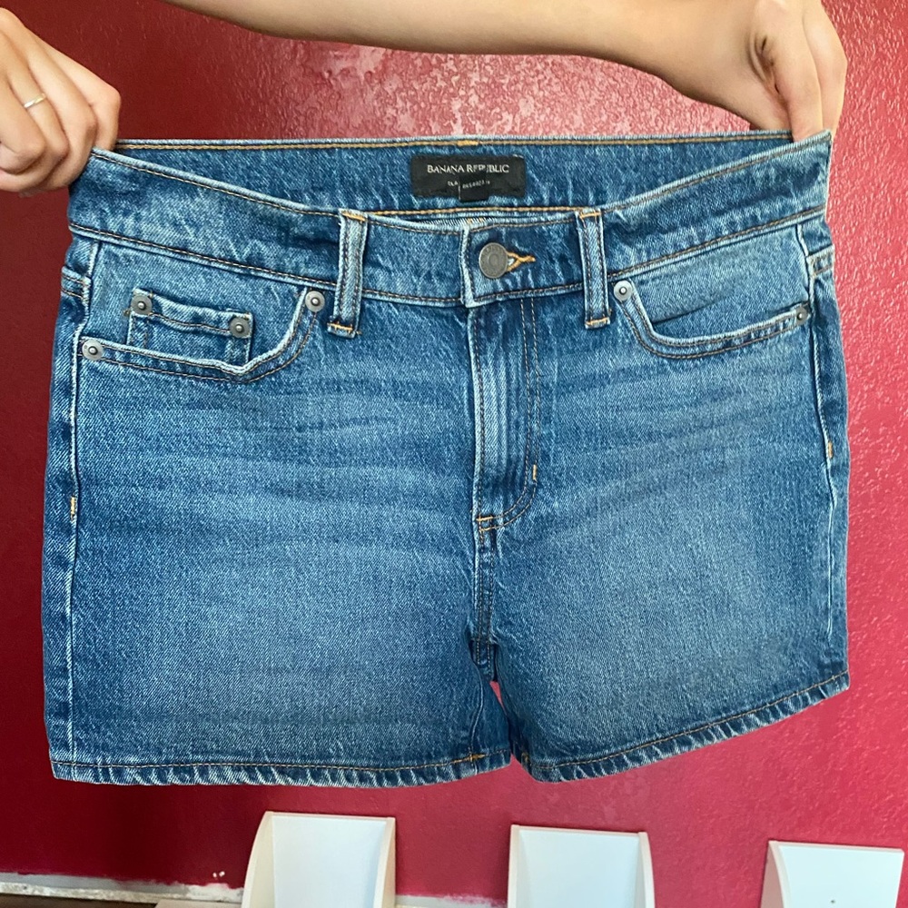 Girls Shorts! Medium wash color. High rise length!